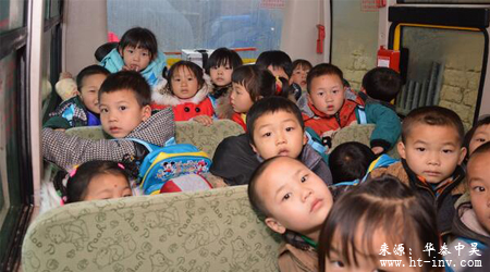 教育部：堅決取締非法校車接送學(xué)生和幼兒